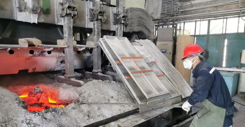 電解鋁水映匠心，文藝創作繪新篇